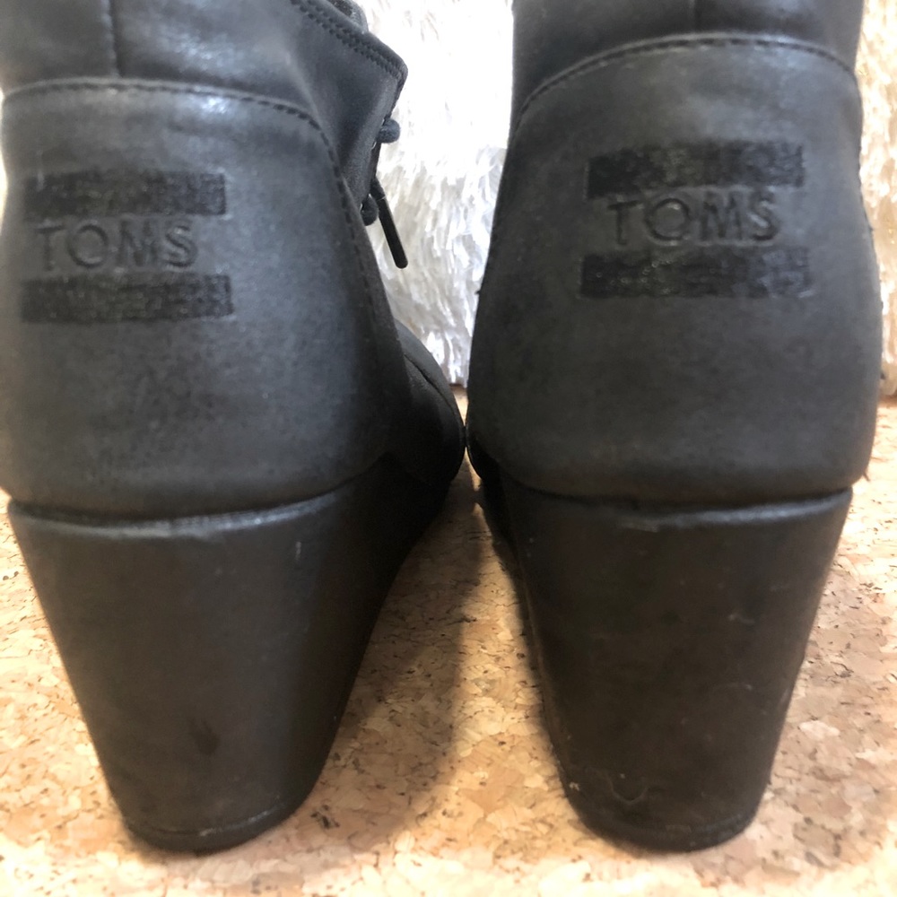 Toms black wedge lace up shoes